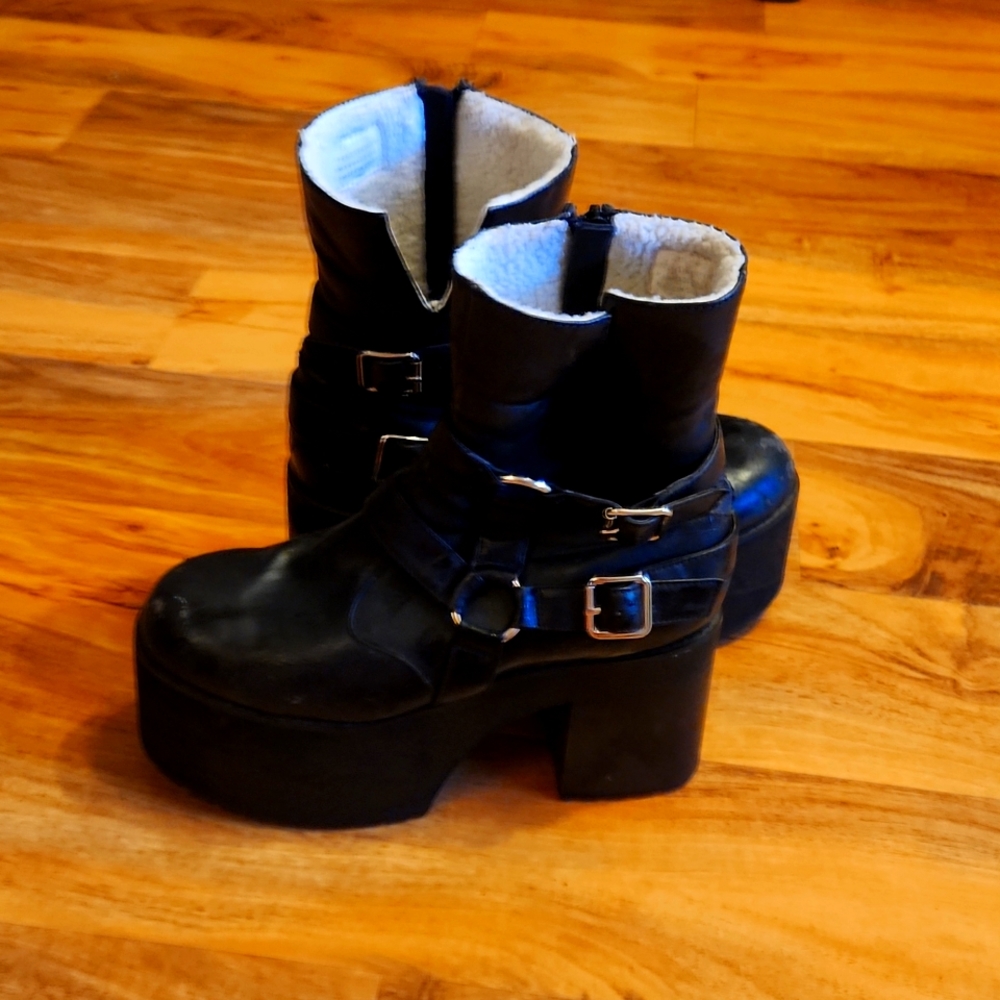 Platform Boots Current Mood